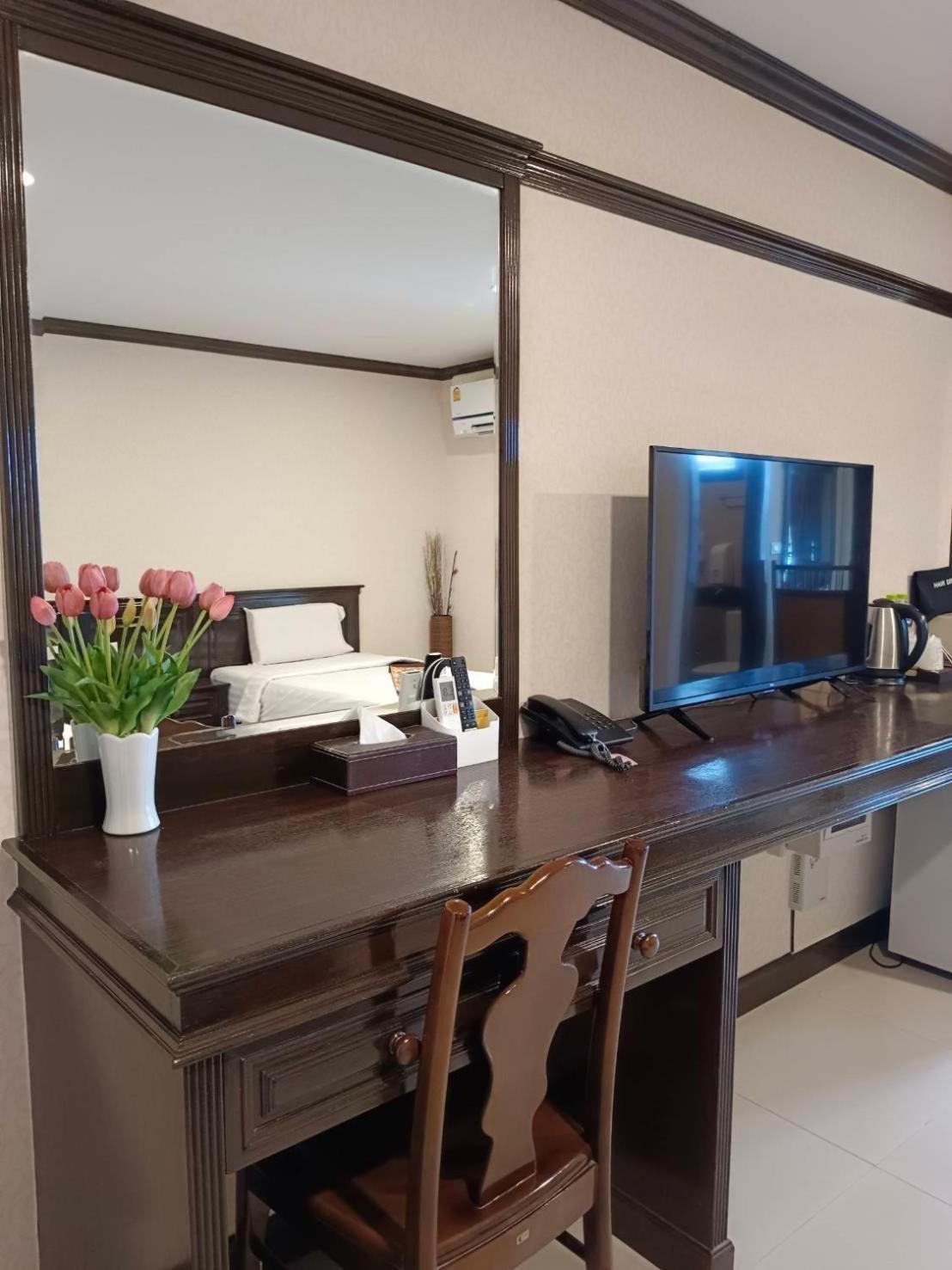 Romena Grand Hotel Chiang Mai Dış mekan fotoğraf