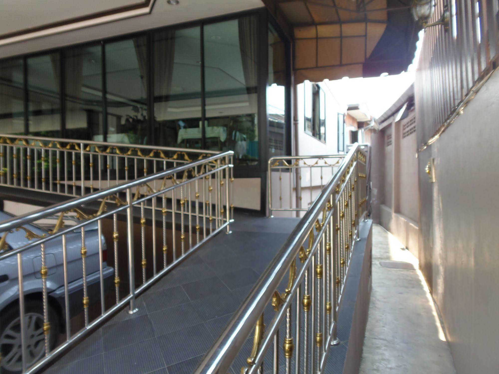 Romena Grand Hotel Chiang Mai Dış mekan fotoğraf