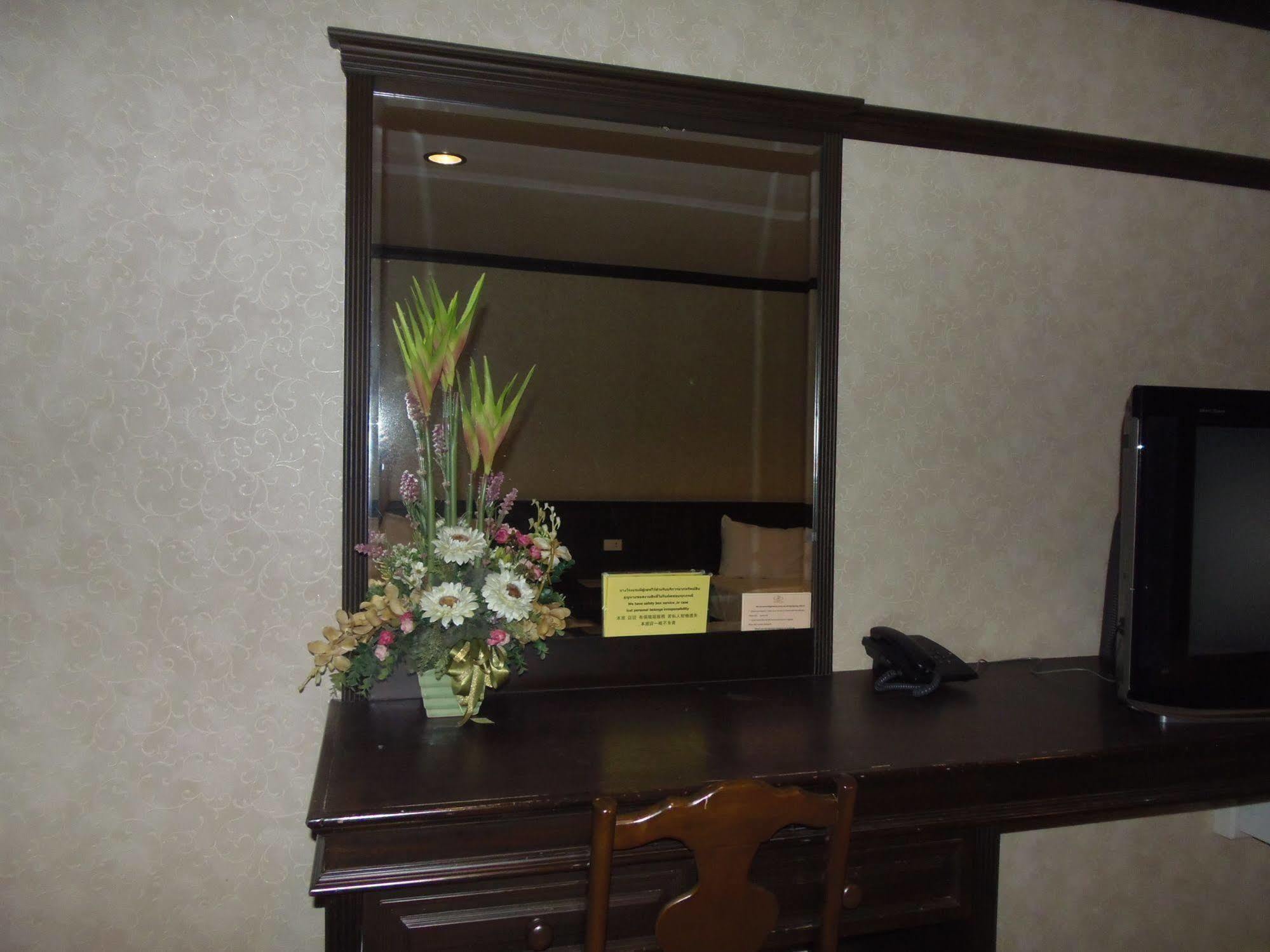 Romena Grand Hotel Chiang Mai Dış mekan fotoğraf